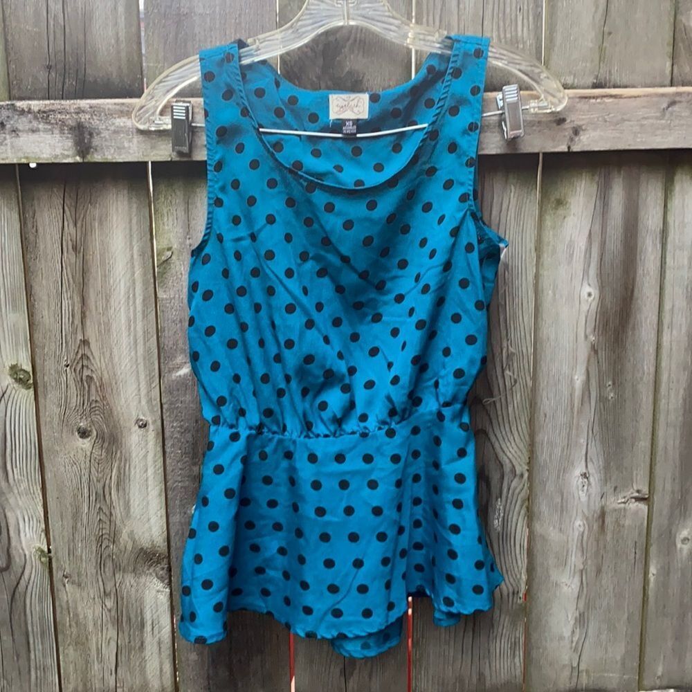 Eyelash Couture polka dotted top sz. XS